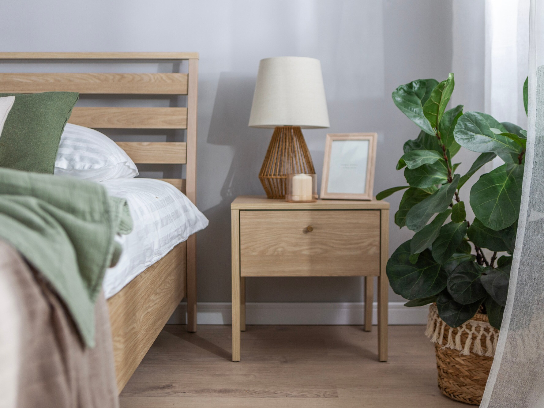 Κομοδίνο Salviri 104