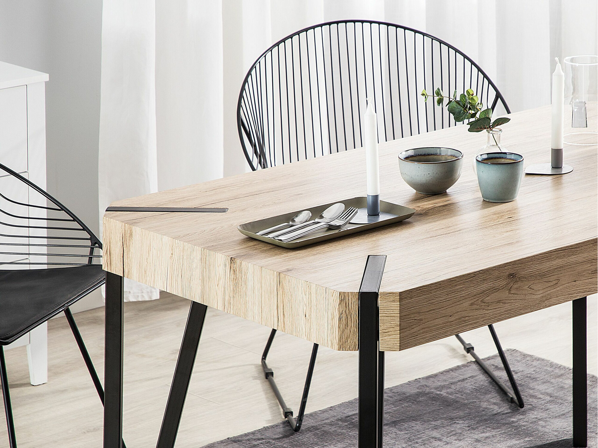 Table Berwyn 1496 (Black + Light wood)