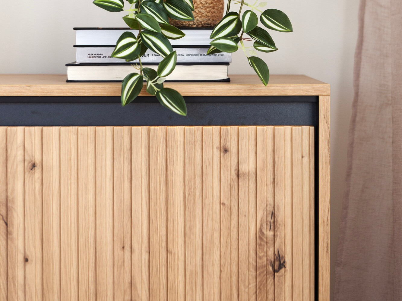 Συρταριέρα Fernolu 100 (Artisan βελανιδιά + Μαύρο)