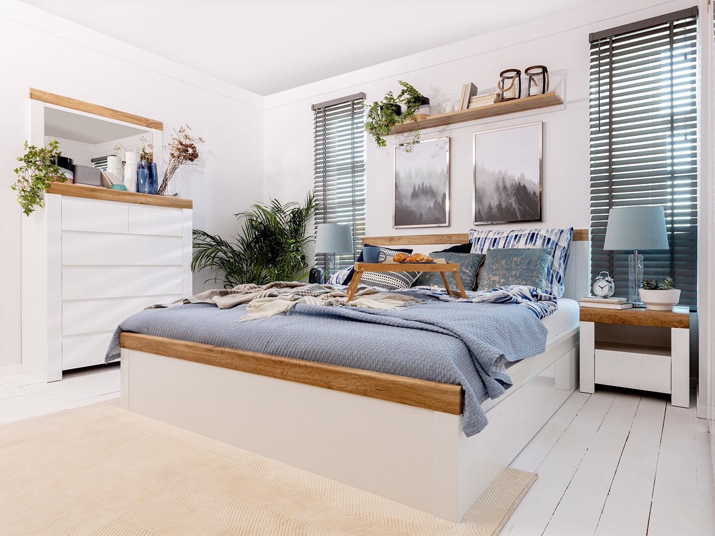 Chest of drawers Sonsoru 114 (White + Glossy white + Wotan Oak)