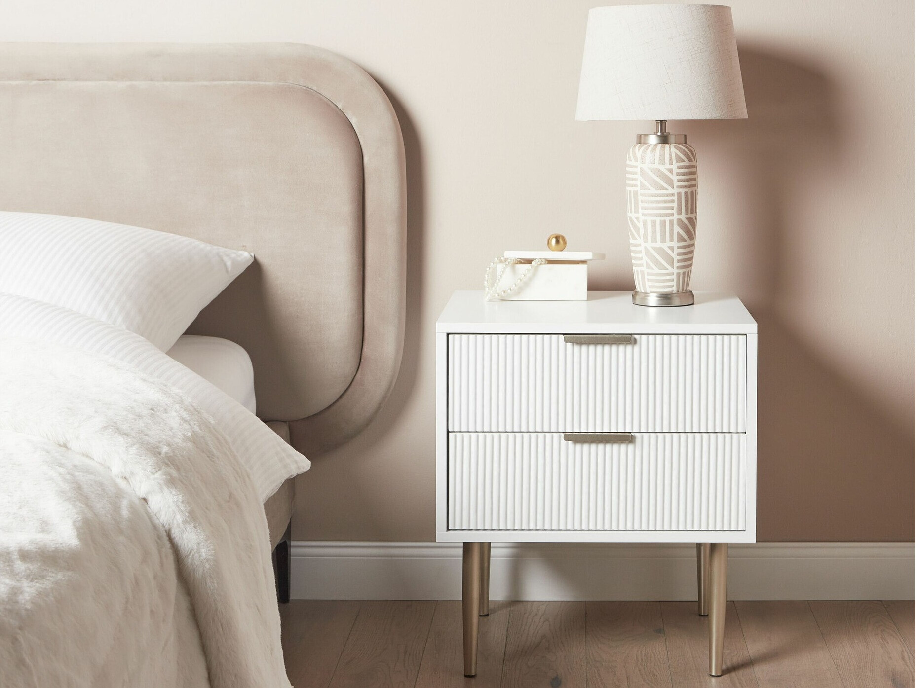 Bedside table Berwyn 2011