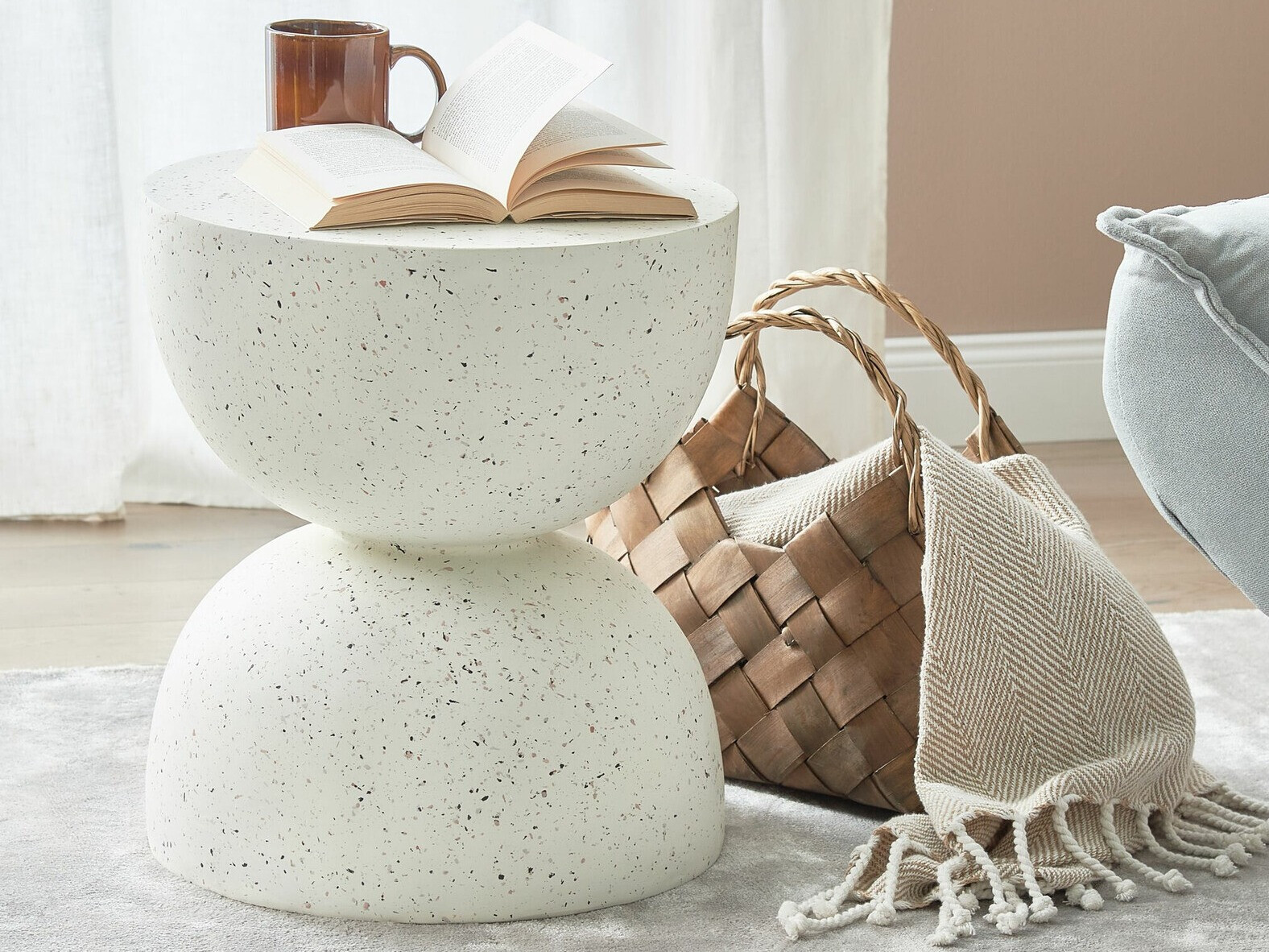 Βοηθητικό τραπεζάκι Berwyn 2143 (Κρεμ + Terazzo)