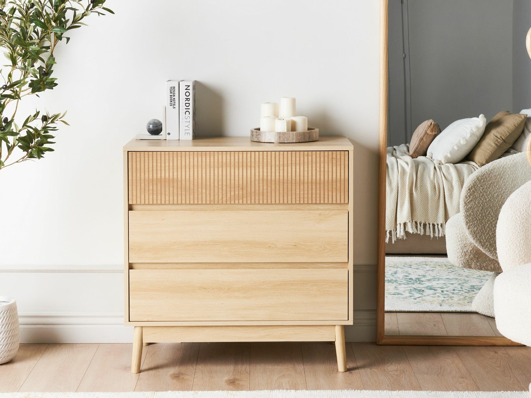 Chest of drawers Berwyn 2217