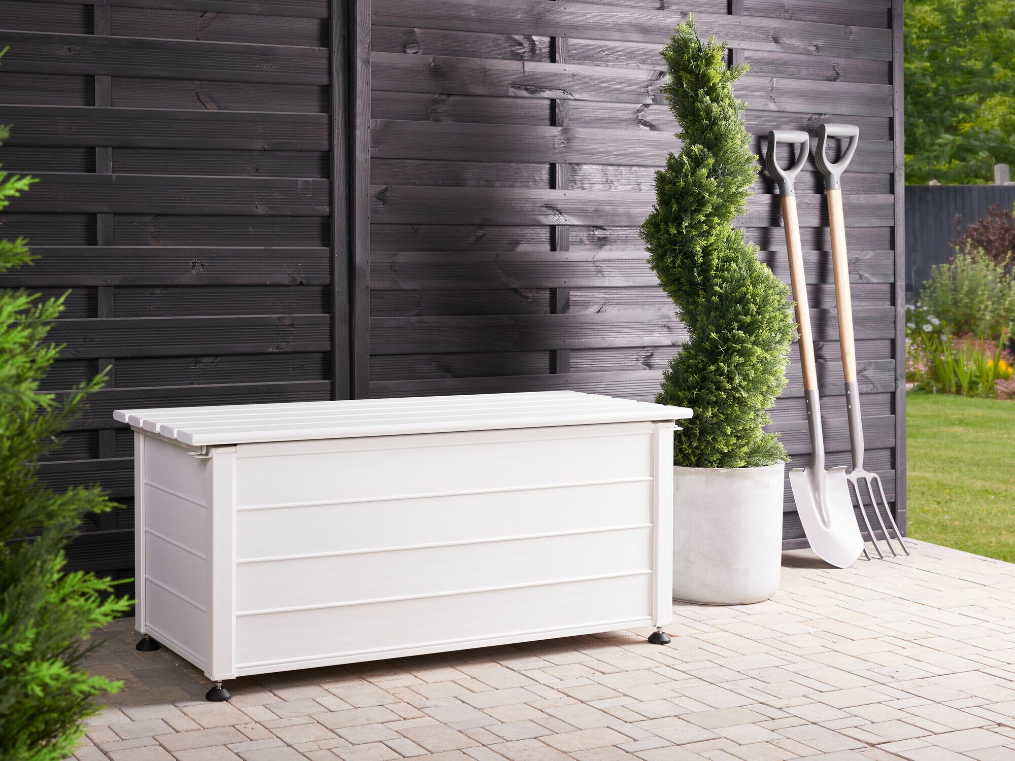 Κουτί αποθήκευσης εξωτερικού χώρου Berwyn 2504 (Άσπρο)