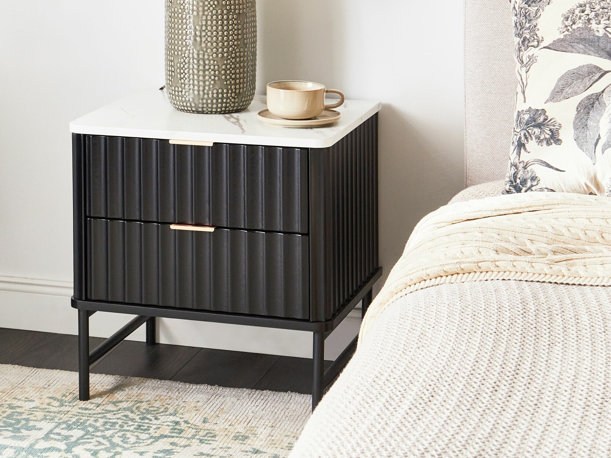 Κομοδίνο Berwyn 2578 (Μαύρο + Λευκό μάρμαρο)