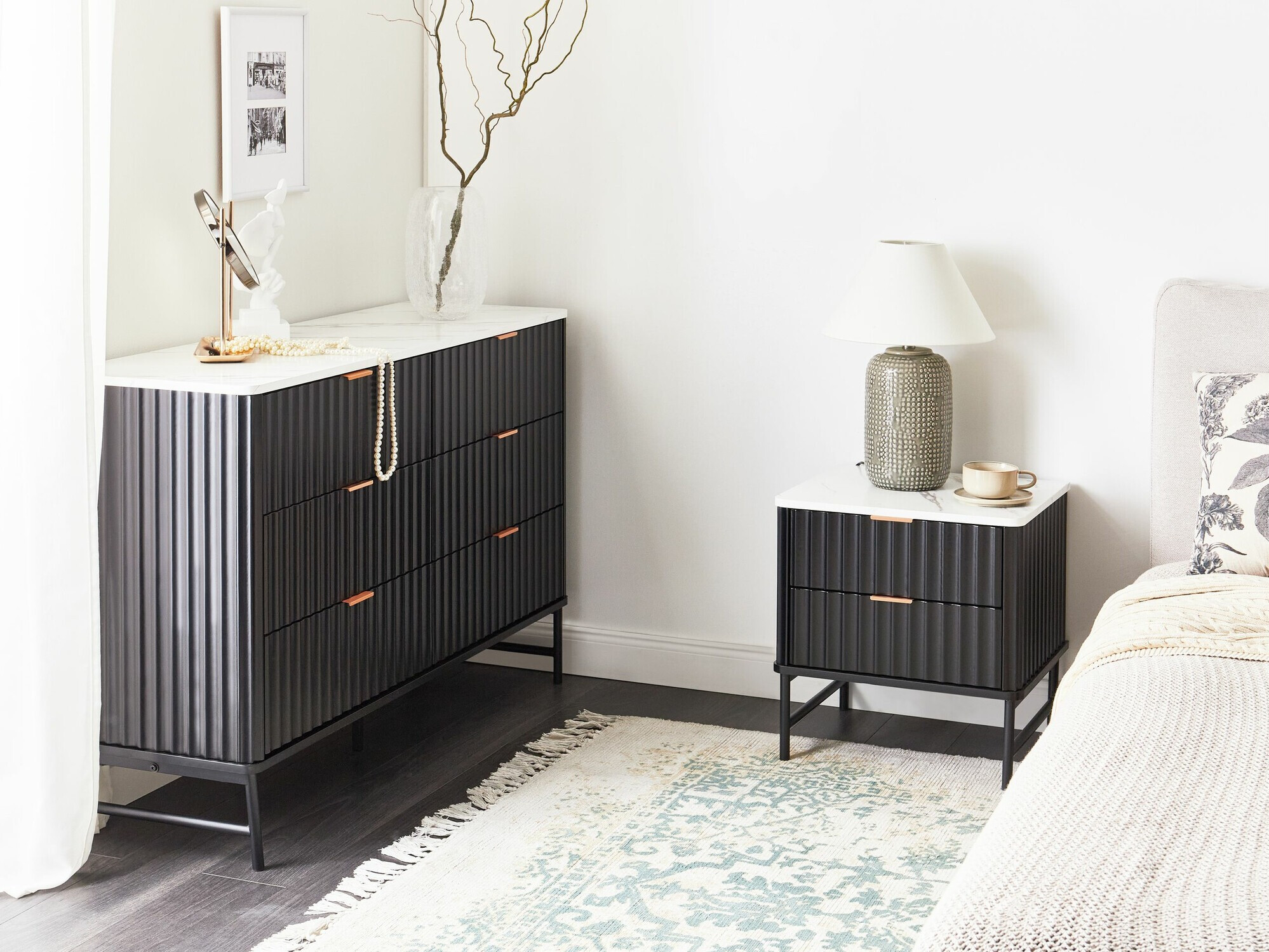 Κομοδίνο Berwyn 2578 (Μαύρο + Λευκό μάρμαρο)