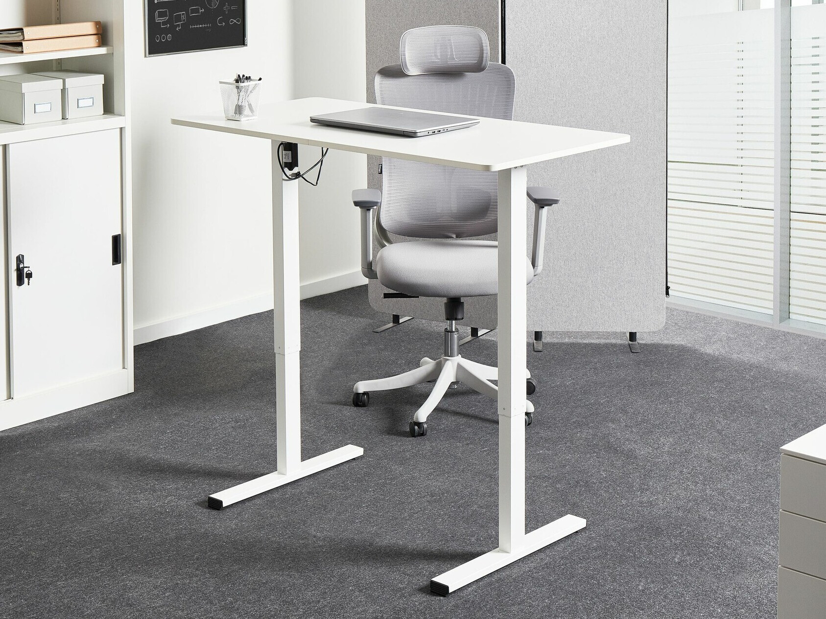 Γραφείο με ρυθμιζόμενο ύψος Berwyn 2639 (Άσπρο)
