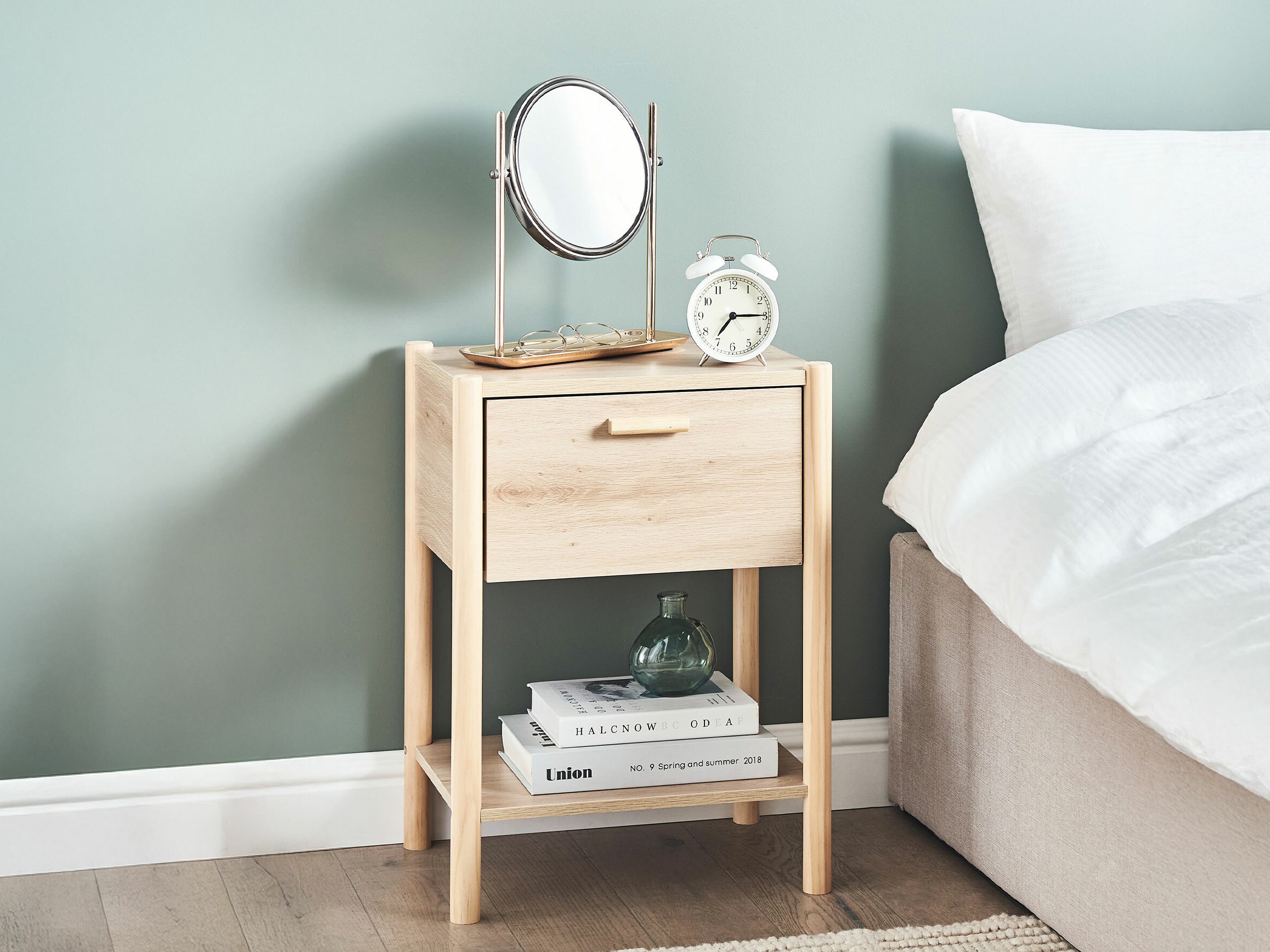 Κομοδίνο Berwyn 2716