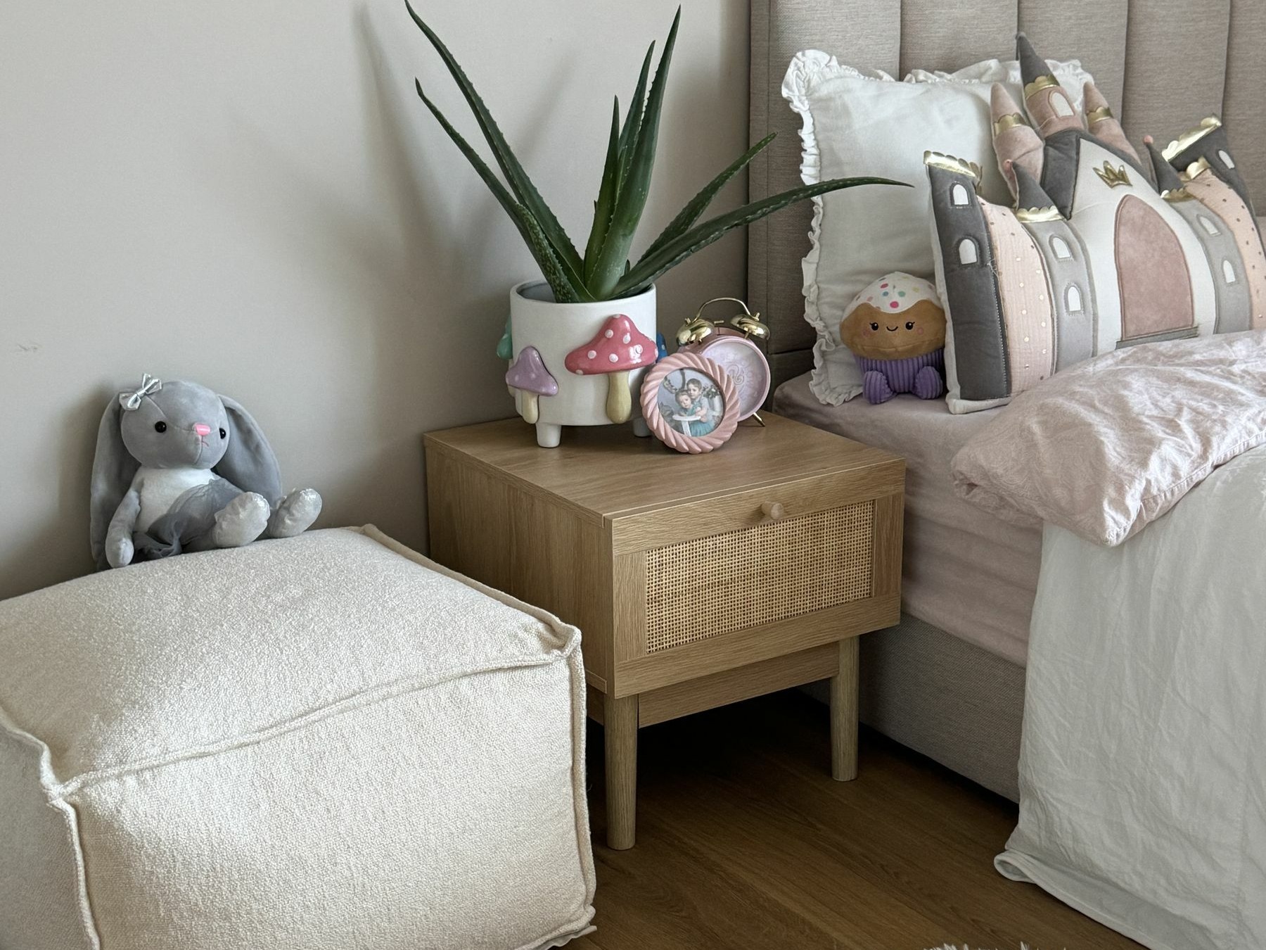 Bedside table Berwyn 2660