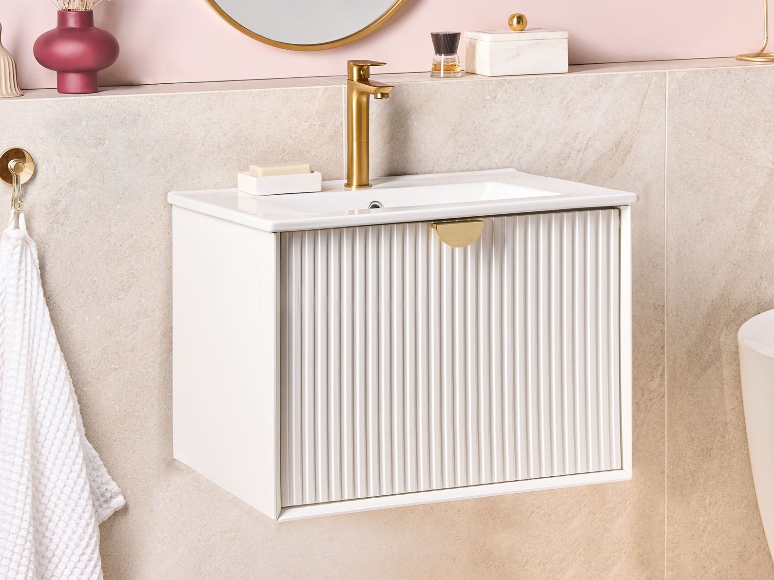 Επιτοίχιο ντουλάπι μπάνιου με υποδοχή νιπτήρα Berwyn 2870 (Άσπρο)