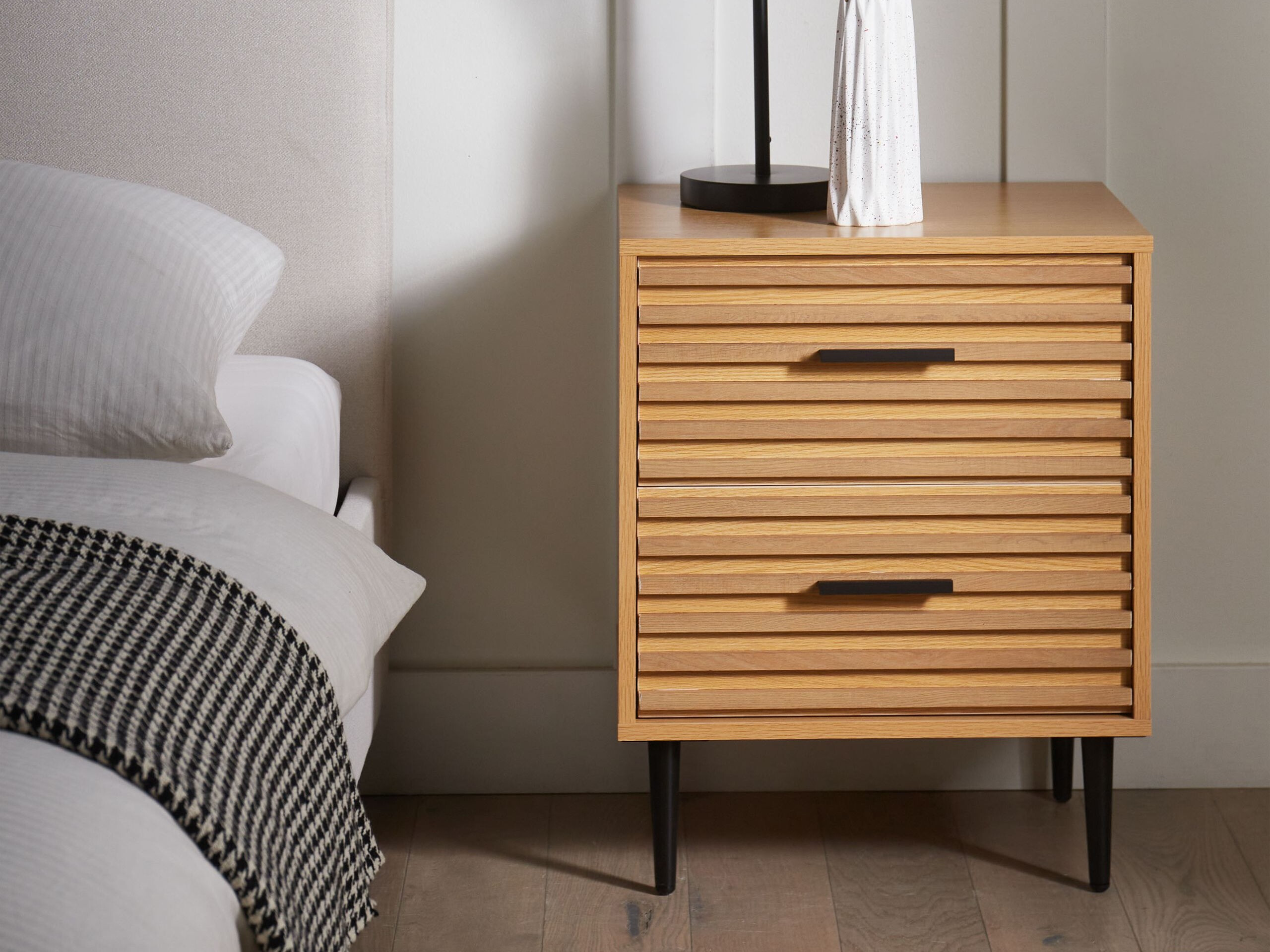 Κομοδίνο Berwyn 2913 (Ανοιχτό καφέ)