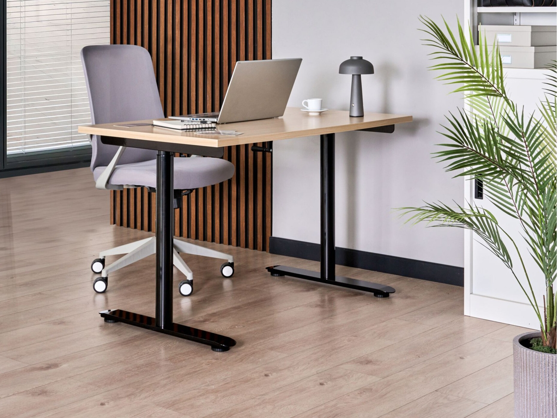 Γραφείο με ρυθμιζόμενο ύψος Berwyn 3192 (Ανοιχτό καφέ)