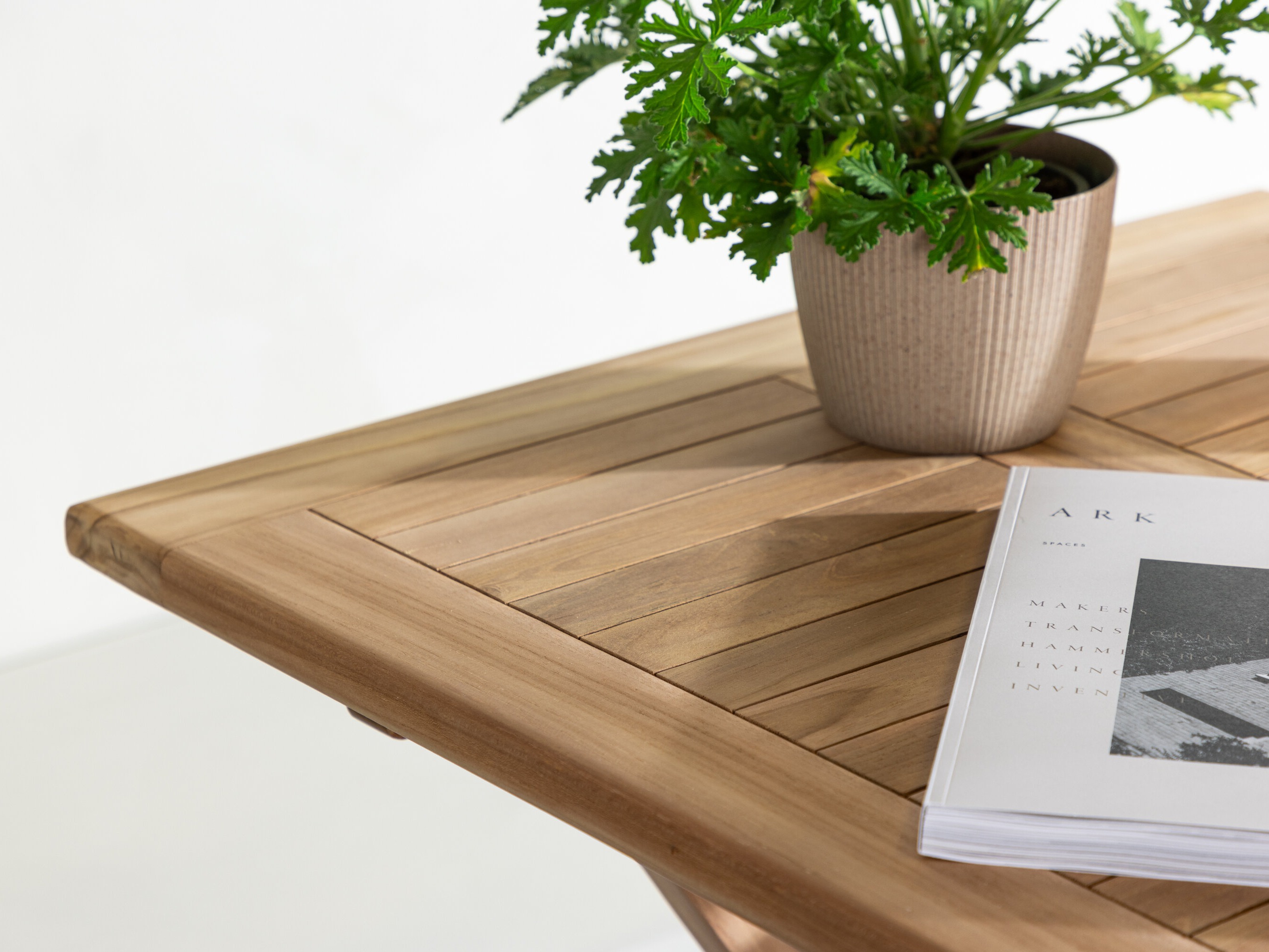 Τραπεζάκι εξωτερικού χώρου Nunova 137