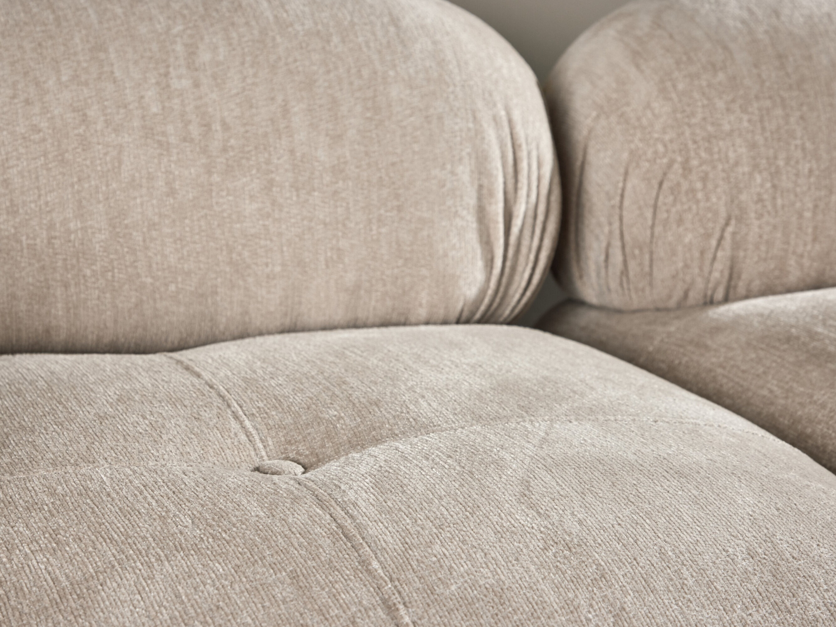 Αρθρωτός καναπές Evardale 103 (Μπεζ + Ασημί)