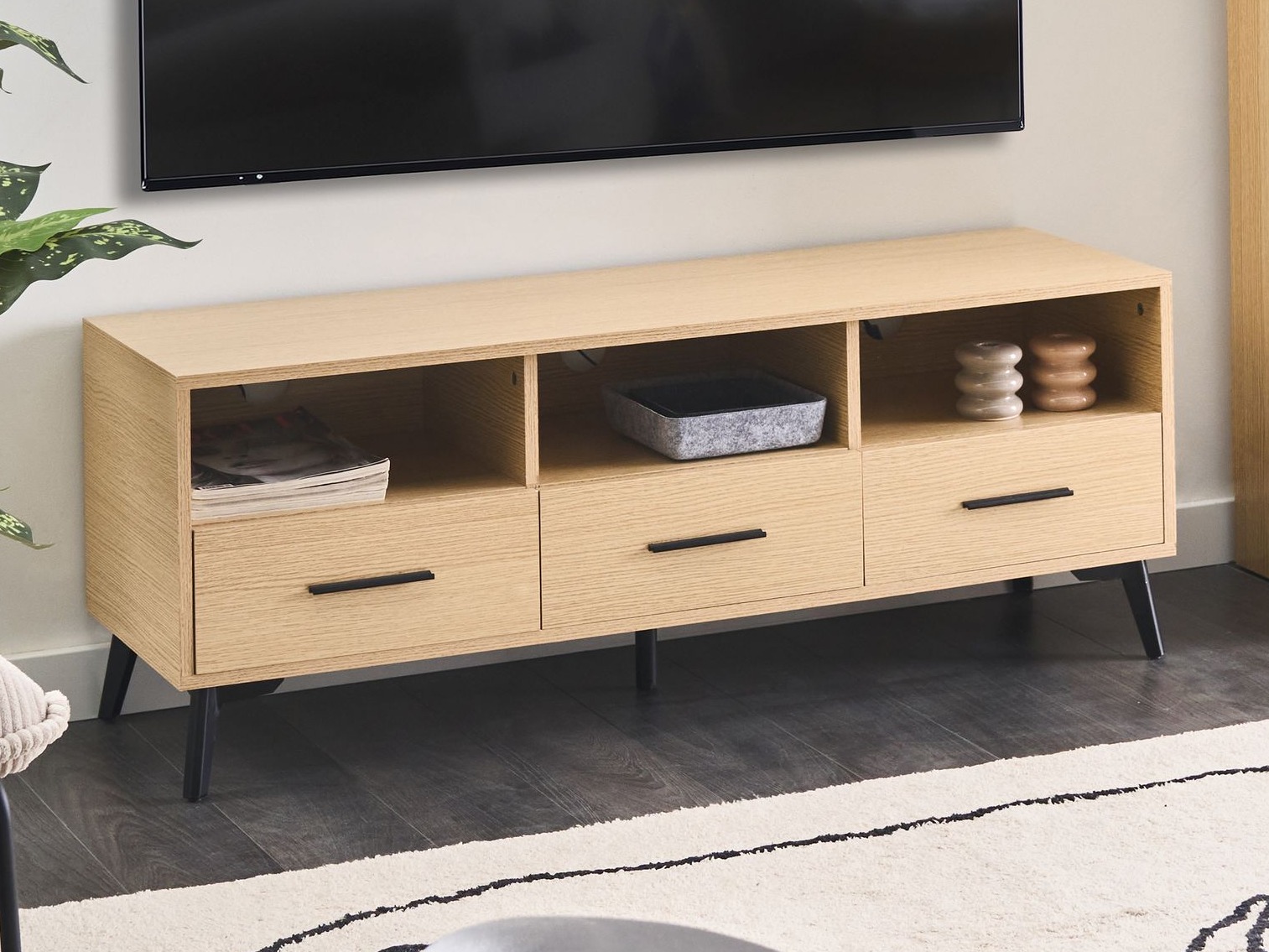 TV stand Berwyn 3411